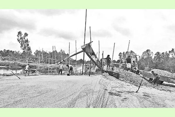 বোমা মেশিনের তাণ্ডব চলছেই