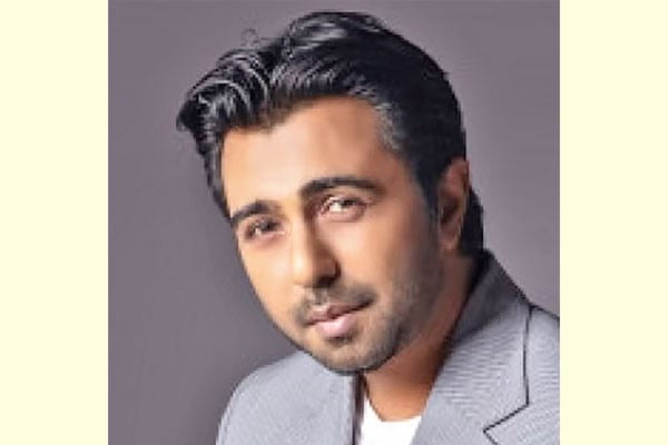 ছোটপর্দার রাজপুত্র কেন অপূর্ব