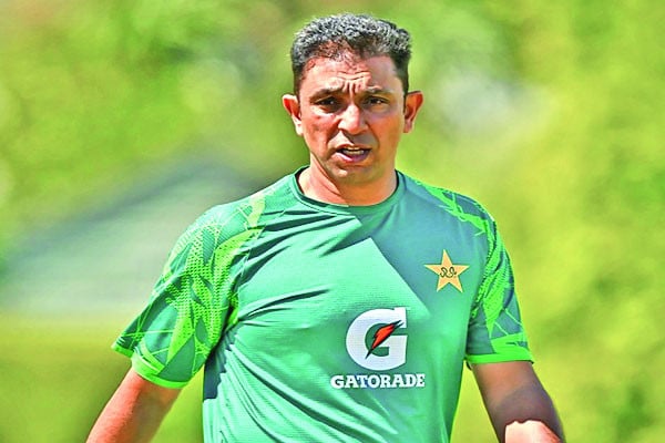 পাকিস্তানের টেস্ট কোচ আজহার মাহমুদ