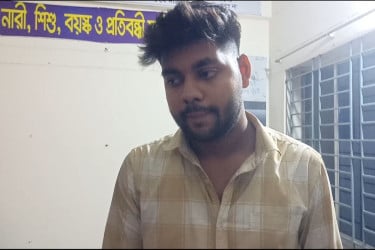 প্রেমের টানে ভারতের যুবক হাতীবান্ধায়, আটক করলো পুলিশ