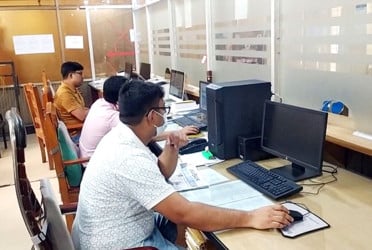 কমপ্লিট শাটডাউন প্রত্যাহার, হিলি স্থলবন্দরে আমদানি-রফতানি শুরু