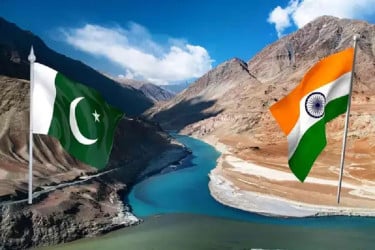 রায় মেনে ভারতকে সিন্ধু পানি চুক্তি বাস্তবায়নের আহ্বান জানাল পাকিস্তান