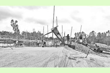 বোমা মেশিনের তাণ্ডব চলছেই