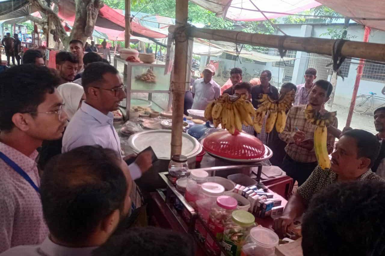 রাবিতে ভেজাল খাদ্য বিক্রি, জরিমানা