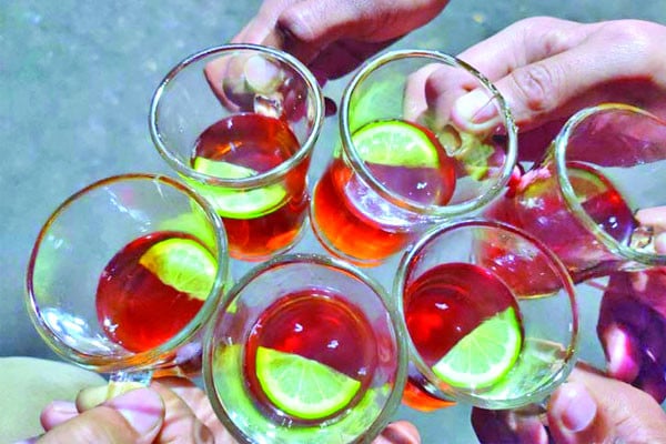 মুদ্রাস্ফীতির কবলে চায়ের আড্ডা