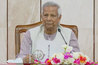 স্বৈরাচার পতনে যাতে ১৬ বছর অপেক্ষা করতে না হয় সেই কাজ করছি : প্রধান উপদেষ্টা