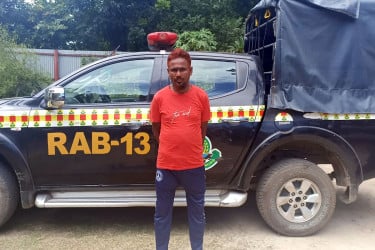 গাইবান্ধায় ডাকাত সর্দার তৈয়ব গ্রেফতার