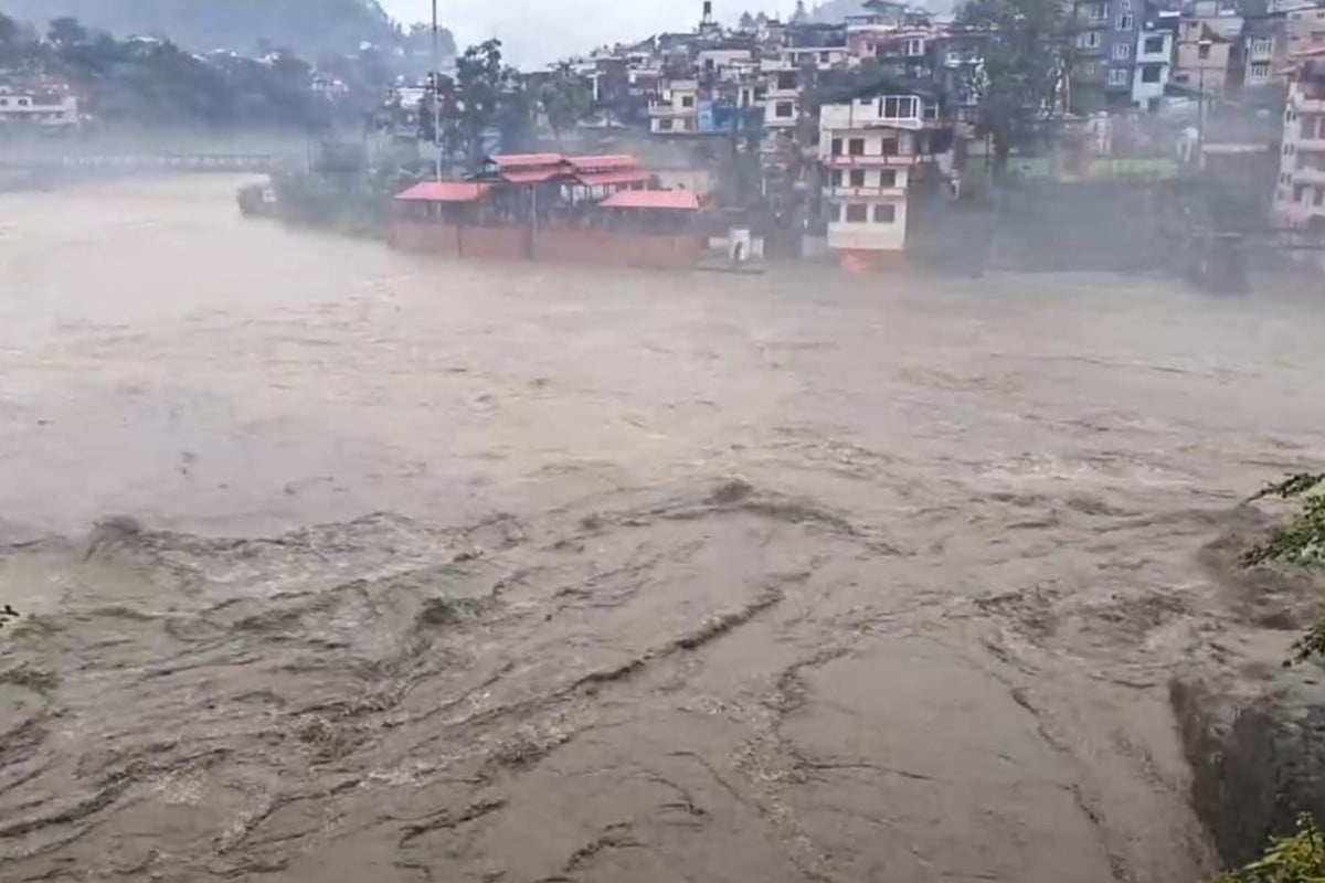 বৃষ্টিতে নাজেহাল হিমাচলে ৪ জনের মৃত্যু, নিখোঁজ অন্তত ১৬
