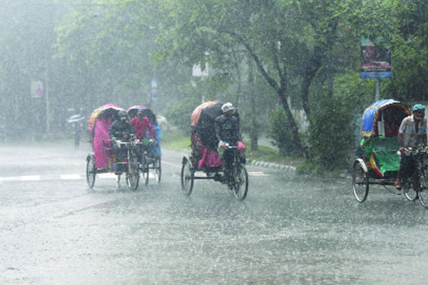 থেমে থেমে বৃষ্টি