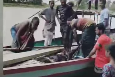 ব্রহ্মপুত্রে নৌকা ডুবি: ২২ ঘণ্টা পর দুই শিশুর মরদেহ উদ্ধার