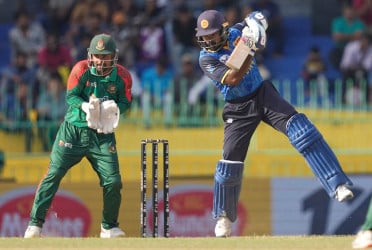 বাংলাদেশকে ২৪৫ রানের লক্ষ্য দিল শ্রীলঙ্কা