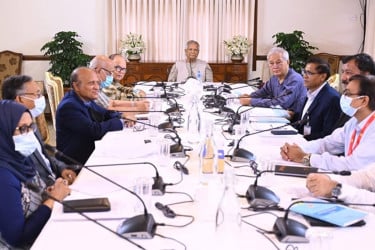 পার্বত্য চট্টগ্রামের একশ স্কুলে এ বছরই ই-লার্নিং চালুর নির্দেশ প্রধান উপদেষ্টার