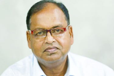 বুঝে না বুঝে হাসিনার ষড়যন্ত্রে পা দিচ্ছে