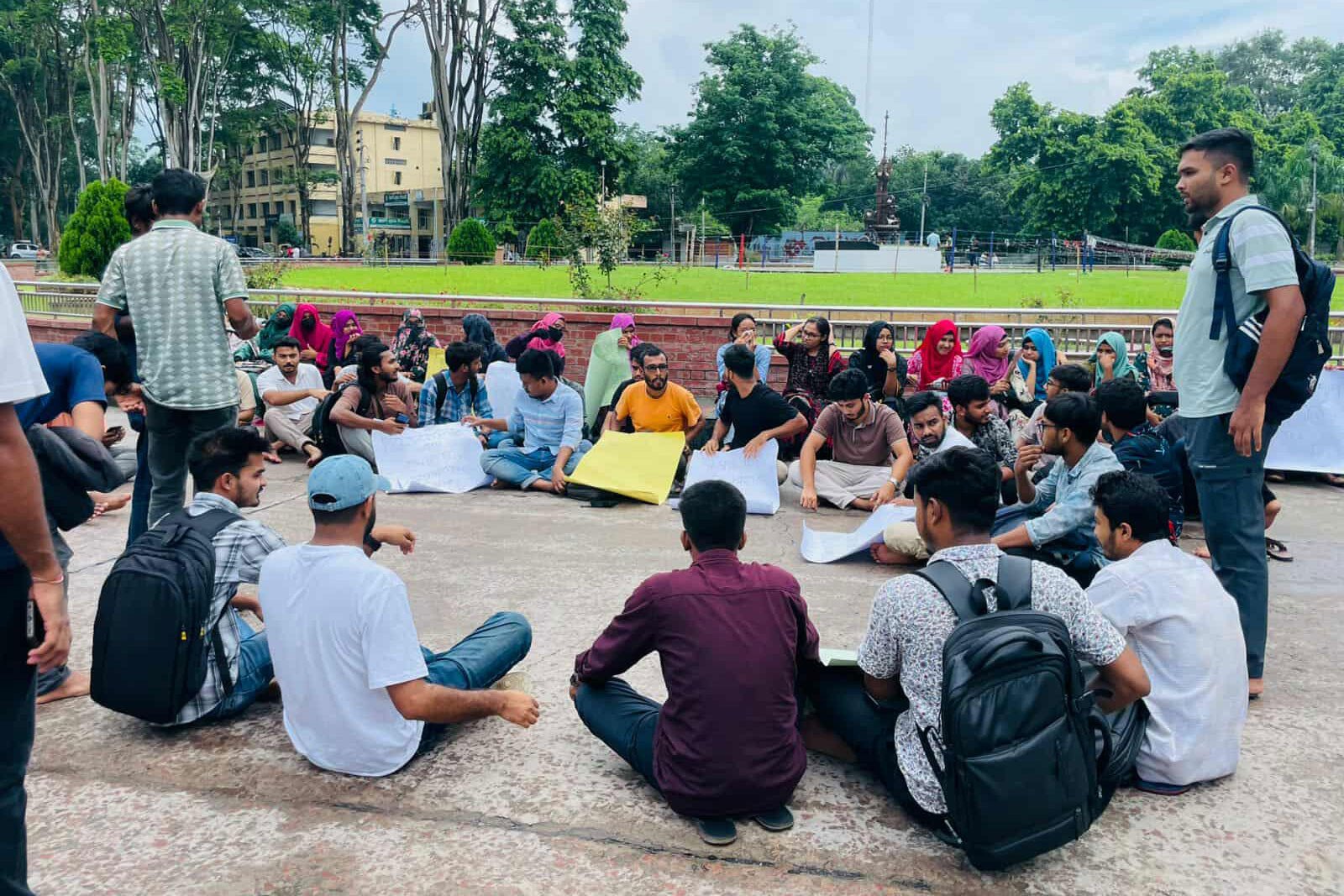 রাবির ফোকলোর বিভাগ সংস্কার দাবি