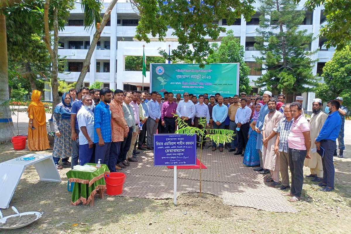মোংলা বন্দরে বৃক্ষরোপণ কর্মসূচির উদ্বোধন