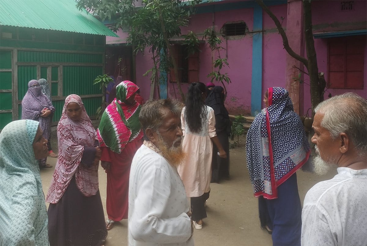 ছিনতাইয়ের সালিশ নিয়ে বিরোধের জেরে তিনজনকে গণপিটুনিতে হত্যা