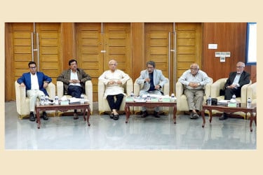রাষ্ট্র গঠনের এমন সুযোগ হেলায় হারানো যাবে না: আলী রীয়াজ