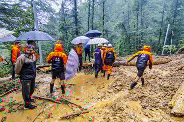 ভারতের হিমাচলে ভারী বৃষ্টিপাতে নিহত ৩০, রেড অ্যালার্ট জারি