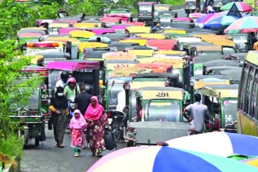 খোঁড়াখুঁড়ি যানজট দুর্ভোগে খুলনাবাসী