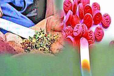 দেশে ডেলিভারি বিদেশে লেনদেন
