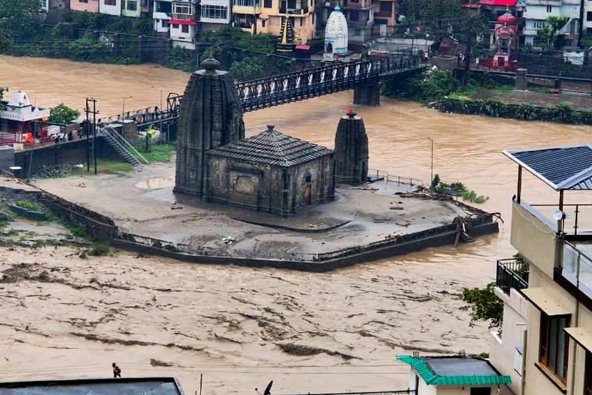 টানা বৃষ্টিতে বিপর্যস্ত হিমাচল, মৃত অন্তত ৬৩