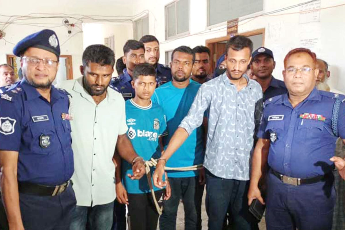 ফজরকে আদালতে নেয়া নিয়ে অনিশ্চয়তা, শুরু হয়নি চারজনের রিমান্ড