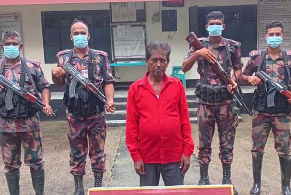 ঝিনাইদহ সীমান্তে ভারতীয় নাগরিক আটক