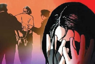 ডেলিভারিম্যান সেজে তরুণীকে ধর্ষণ