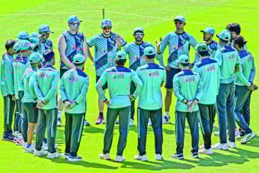 হারের বৃত্ত ভাঙার ম্যাচ মিরাজদের