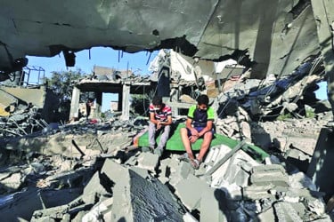 গাজায় ইসরায়েলি হামলায় ১৫ জন নিহত