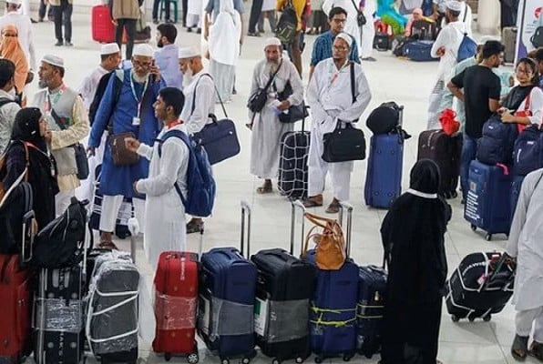 হজ শেষে দেশে ফিরেছেন ৬৫ হাজার ৫৭৩ হাজি