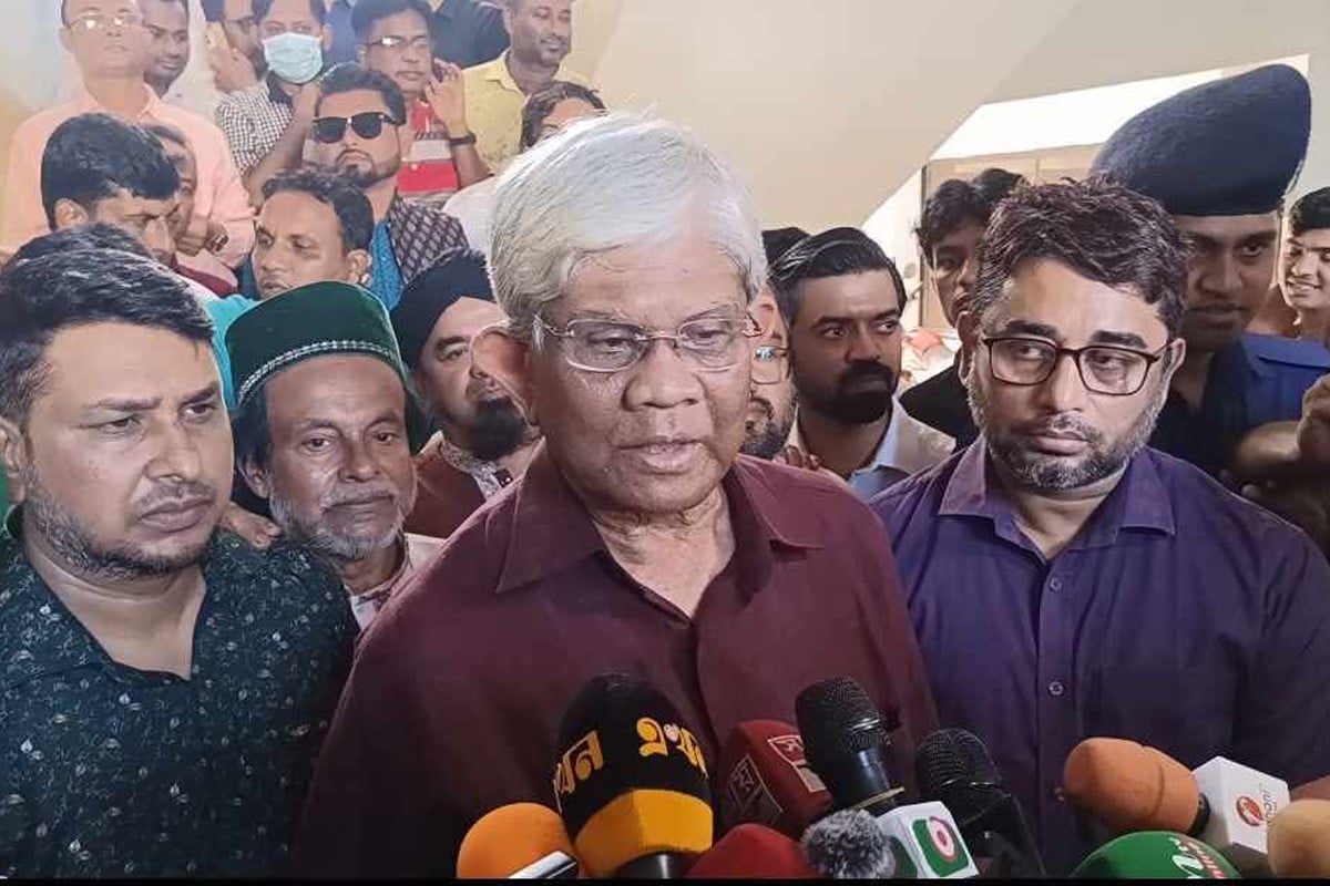 সঞ্চয়পত্রের মুনাফা বাড়ালে কেউ ব্যাংকে টাকা রাখবে না : অর্থ উপদেষ্টা