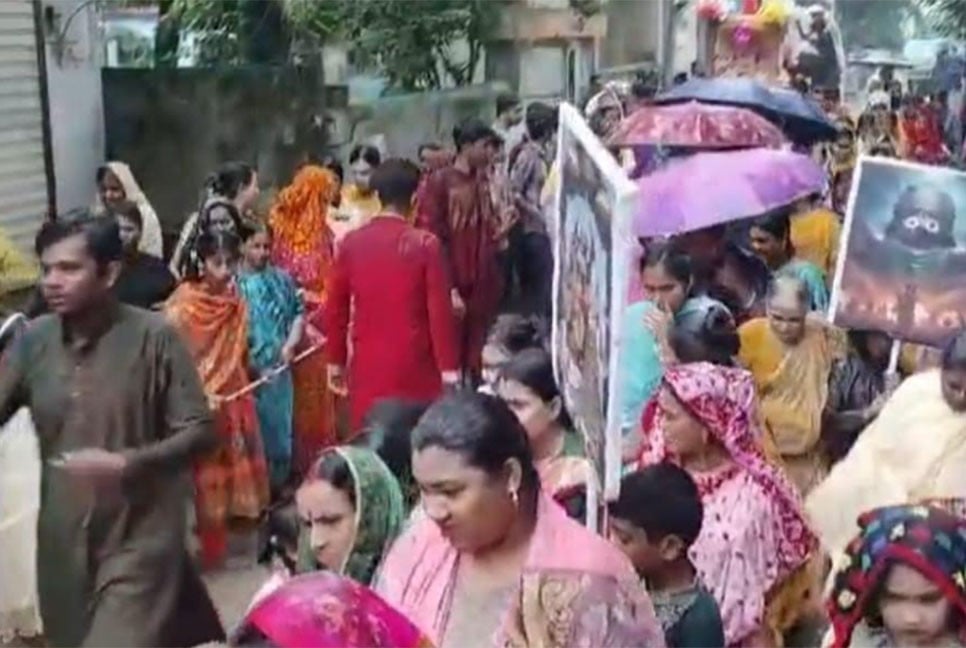 কলাপাড়ায় উল্টো রথযাত্রা