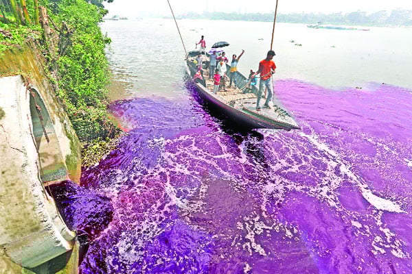 শ্যামপুর ডায়িং কারখানার বর্জ্য পড়ছে নদীতে
