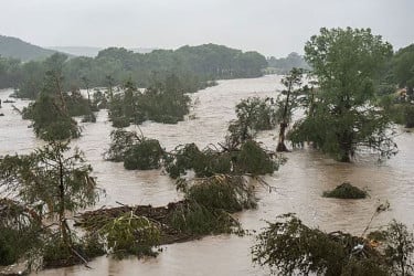 টেক্সাসে ভয়াবহ বন্যায় মৃত বেড়ে ২৪