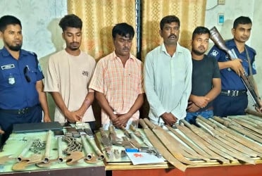গাইবান্ধায় ইয়াবাসহ আটক ৪
