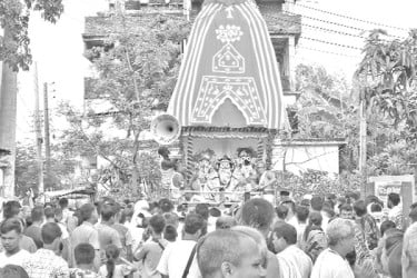উল্টো রথযাত্রায় ভক্তের ঢল