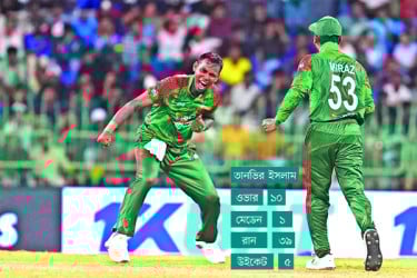 তানভির জাদুতে সিরিজে সমতা