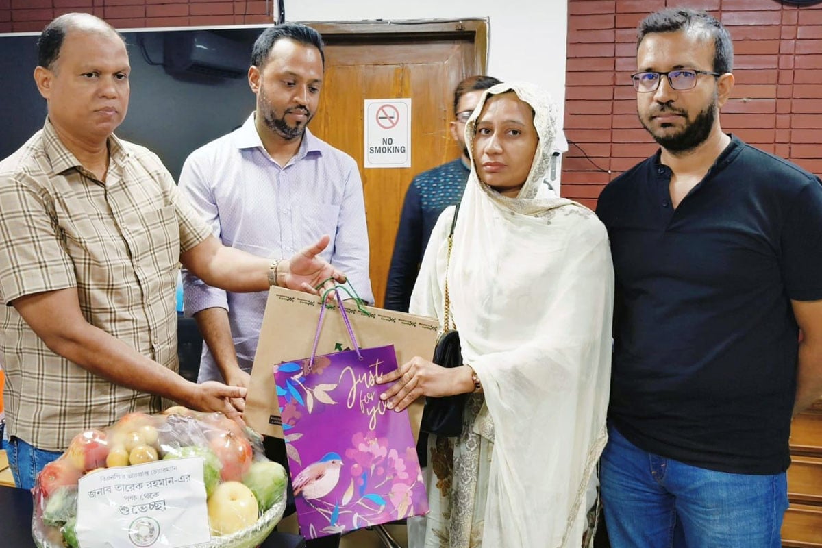 শহীদ আব্দুল্লাহর ক্যান্সার আক্রান্ত ভাইয়ের চিকিৎসার খোঁজ নিলেন তারেক রহমান
