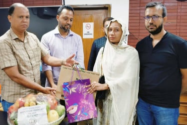 শহীদ আব্দুল্লাহর ক্যান্সার আক্রান্ত ভাইয়ের চিকিৎসার খোঁজ নিলেন তারেক রহমান