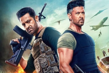 মুক্তির আগেই রেকর্ড গড়লো হৃতিকের ‘ওয়ার ২’