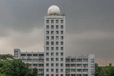 তিন বিভাগে অতি ভারী বর্ষণের আভাস, পাহাড়ে ভূমিধসের শঙ্কা