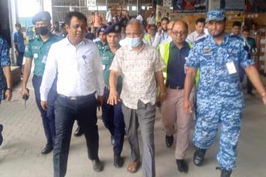 বাংলাদেশে কোনো ধরনের জঙ্গিবাদ নেই : স্বরাষ্ট্র উপদেষ্টা