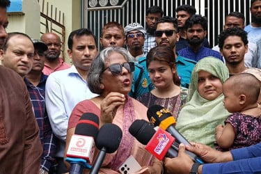 শহীদ নারীযোদ্ধাদের পরিবার যেন হারিয়ে না যায়: উপদেষ্টা শারমিন