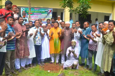 বগুড়ায় ডা. জোবাইদা রহমানের জন্মদিন
উপলক্ষে বিএনপির বৃক্ষরোপণ