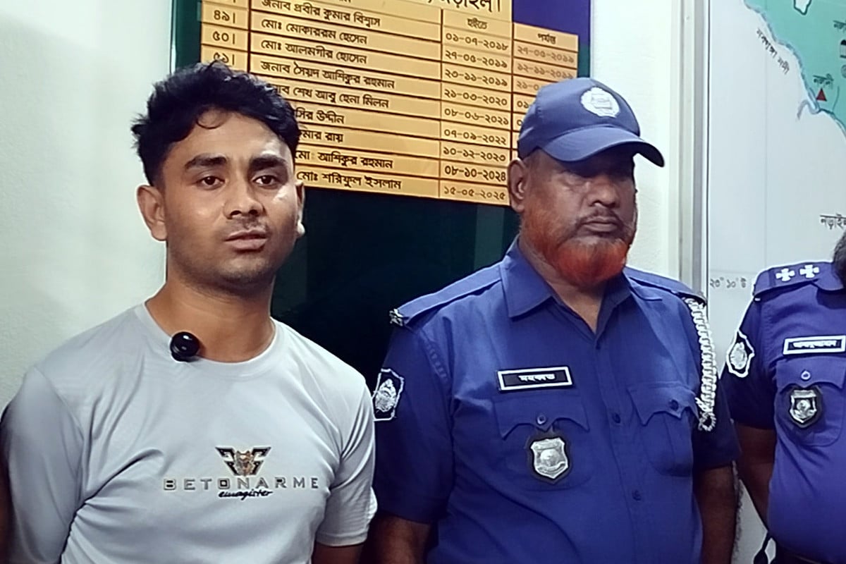 নড়াইলে স্ত্রীসহ আন্তঃজেলা ডাকাতদলের সদস্য গ্রেফতার