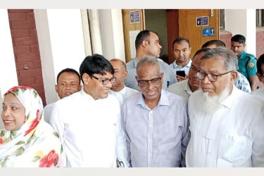 দুদকের মামলায় খালাস পেলেন হানিফ পরিবহনের মালিক
