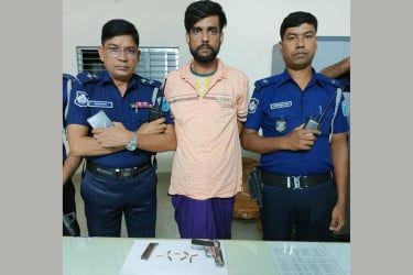 সাভারে পিস্তল ও গুলিসহ শীর্ষ সন্ত্রাসী গ্রেপ্তার