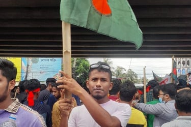 আবেগঘন পোস্ট দিয়ে সমন্বয়কের পদত্যাগ