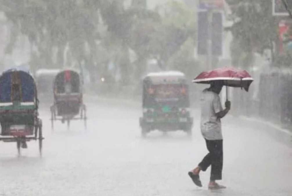 সাত জেলার ওপর দিয়ে দুপুরের মধ্যে ঝড়বৃষ্টির শঙ্কা